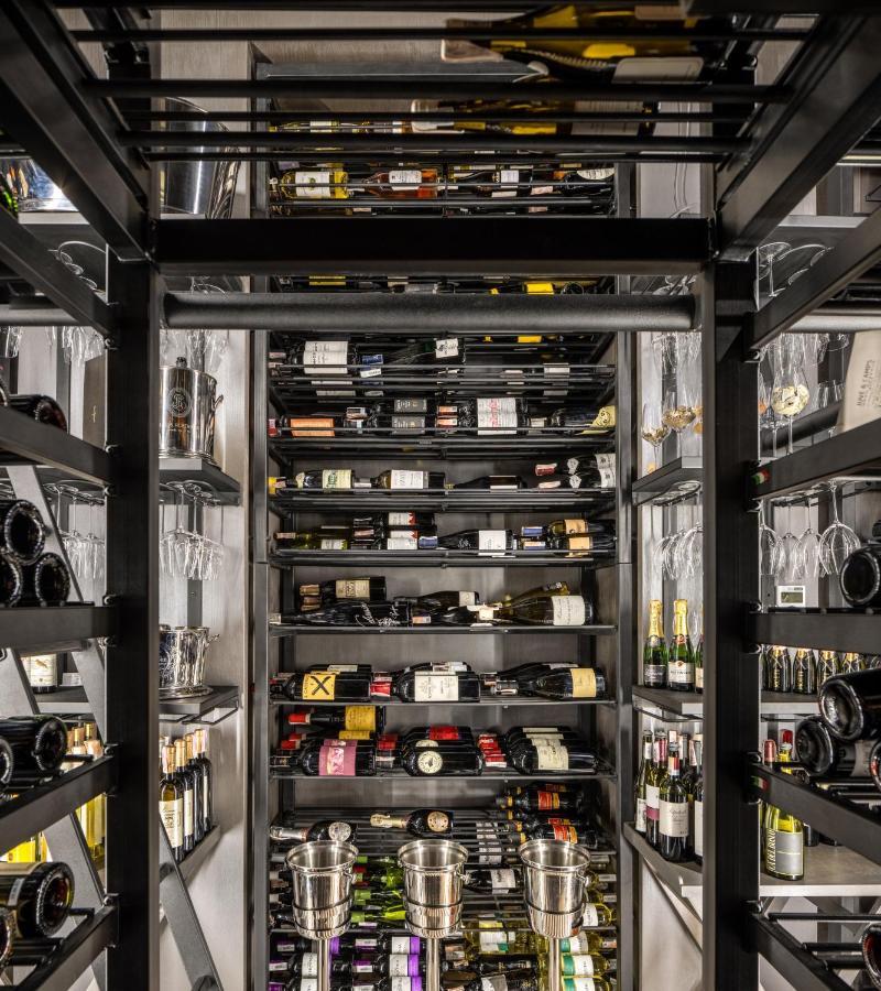 Grand Hotel Lviv Casino & Spa Eksteriør billede Wine cellar